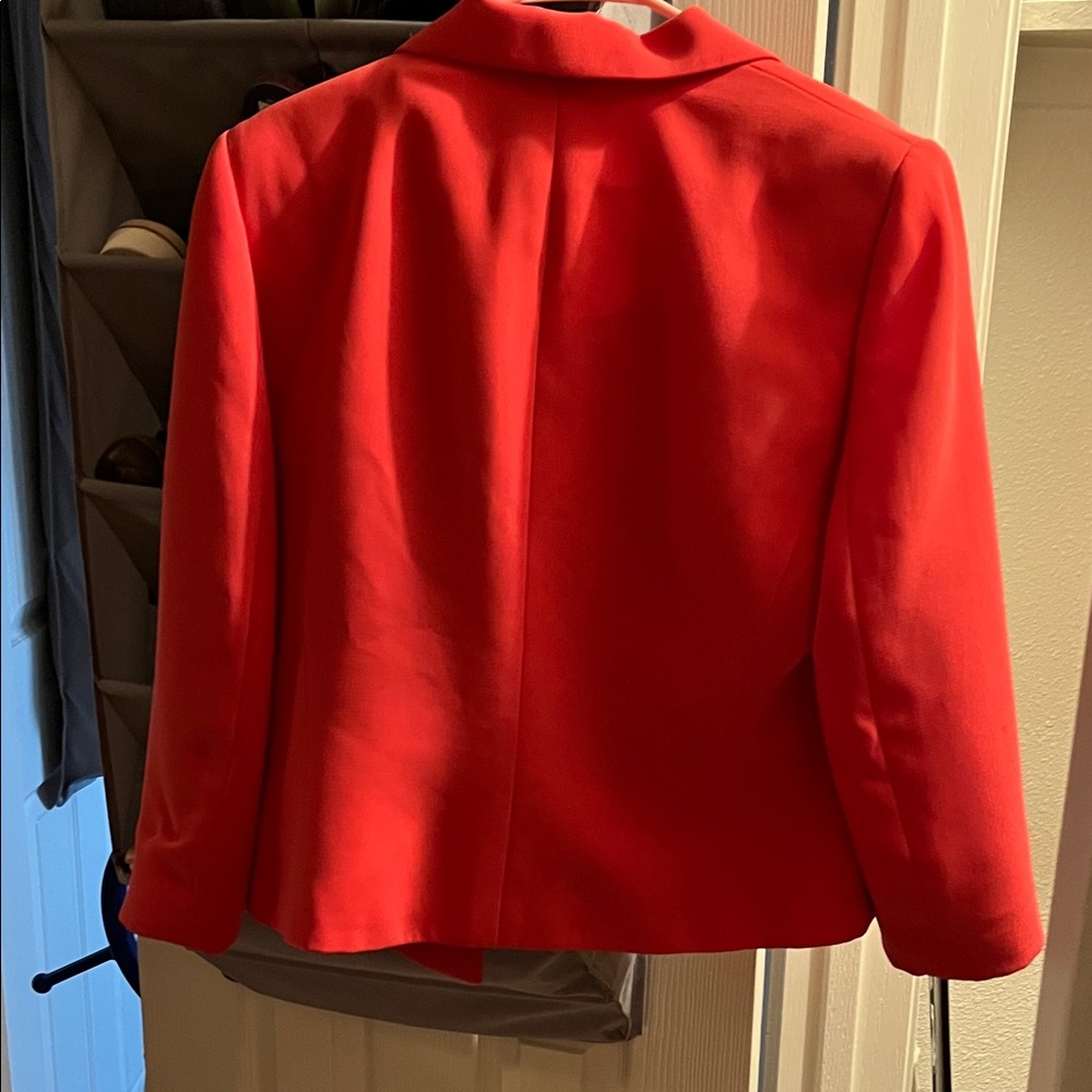 Tahari Vibrant Red Women's Blazer and matching top - Picture 4 of 4
